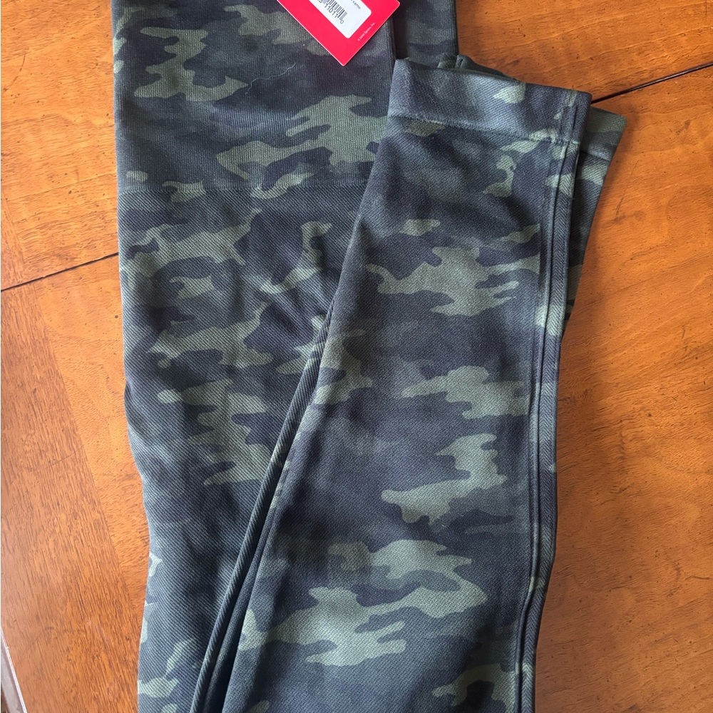 SPANX Look at Me Now Seamless Camouflage Leggings